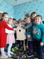 Международный день птиц - праздник, который отмечается ежегодно 1 апреля. В этот день дети группы "Непоседы" приняли участие в викторине о птицах своей местности.