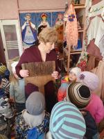 Дети средней группы посетили музей кукол, а также музей старины в доме культуры п. Рощинский. Дети узнали много нового и получили массу положительных впечатлений.